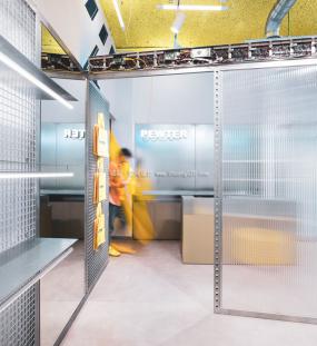 服装零售店效果图