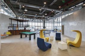 高档联合办公室装修效果图