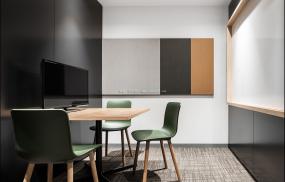 白色办公室装潢设计效果图片