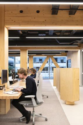 潮性办公室装潢效果图片