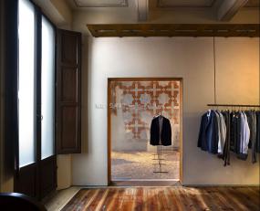 高端韩国服装店装修效果图