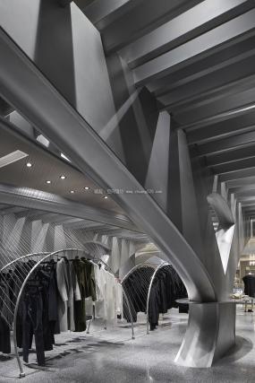 最新外贸服装店装饰实景图