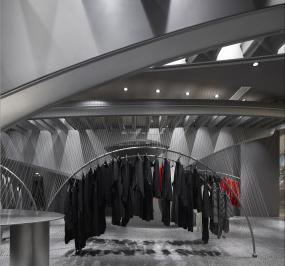 外贸服装店装修实景图片