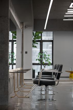 个性美发店装饰效果图