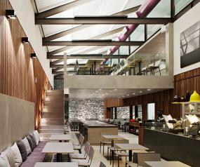 红酒餐厅装潢效果图片