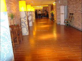 红酒餐厅装饰设计效果图