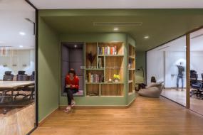 欧美风格办公室装潢设计效果图片