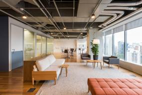 简洁办公室装修高清图片