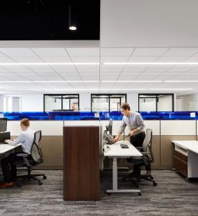 高档综合办公室装修图片