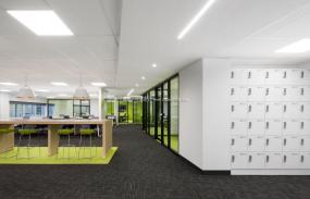 高端清新办公室装修效果图