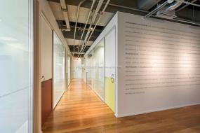 简洁办公室装潢效果图片