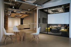 高档简洁办公室装修效果图