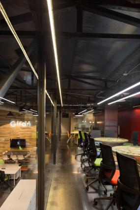 园区办公室装潢效果图