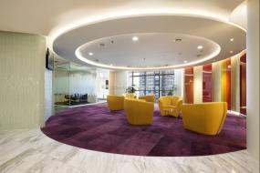 明亮办公室装修图片