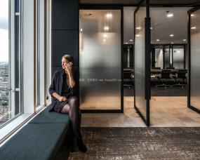 明亮办公室装修设计效果图片