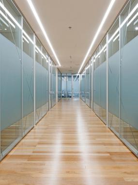 营销办公室装潢效果图