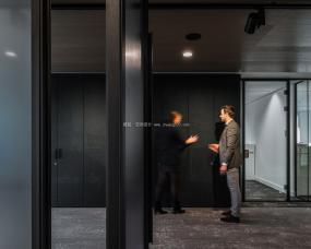 明亮办公室装潢设计效果图片