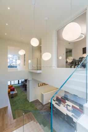 最新现代个性办公室装饰效果图