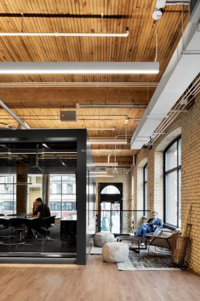 高档现代个性办公室装修图片