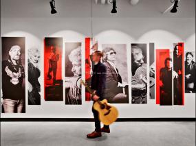 外包公司办公室装饰设计效果图片