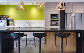 旅游服务公司办公室装潢效果图