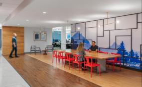 最新旅游服务公司办公室设计装修图片