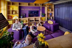 最新销售公司办公室装饰实景图