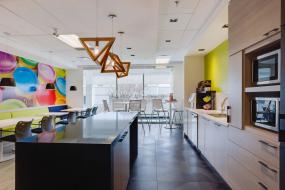 旅游服务公司办公室装修高清效果图