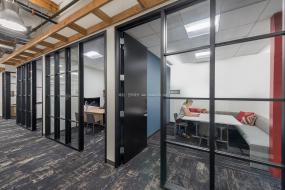 音乐传媒公司办公室设计装饰图