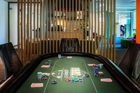 最新物流公司办公室装饰实景图