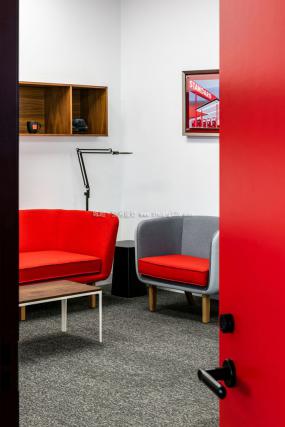 财务公司办公室装修设计效果图