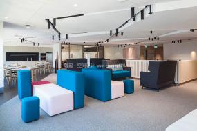 高端医药公司办公室装修图片