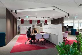 最新医药公司办公室装饰效果图