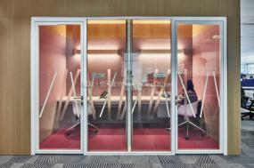 礼品设计公司办公室装饰效果图