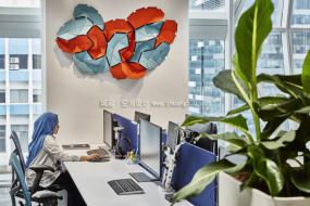 最新礼品设计公司办公室装饰实景图