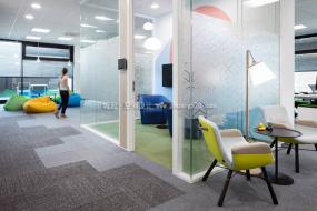 餐饮管理公司设计装饰图