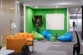 餐饮管理公司装饰设计效果图