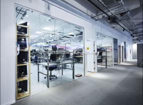 最新电子公司装饰实景图