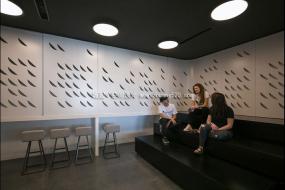 上海服装公司装修实物图片