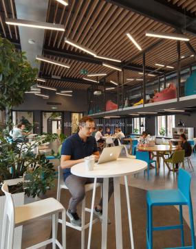 上海服装公司设计效果图片