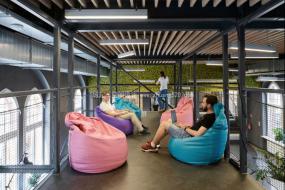 上海服装公司装饰设计效果图