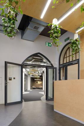 上海服装公司设计装饰效果图