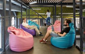 网络游戏公司装潢设计效果图片