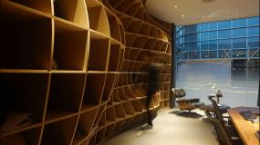 最新产业园办公室装饰实景图