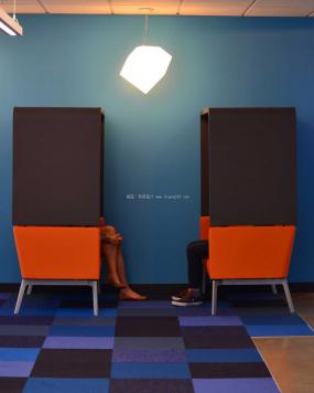 创客办公室装潢效果图