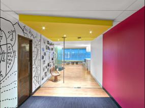 金山办公室装修实物图片