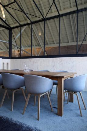 机电办公室装修高清图片