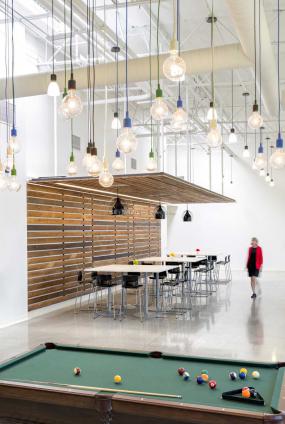 机电办公室设计装修效果图