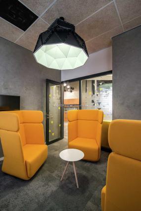 最新培训机构办公室装饰实景图