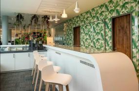 传媒办公室装潢设计效果图片